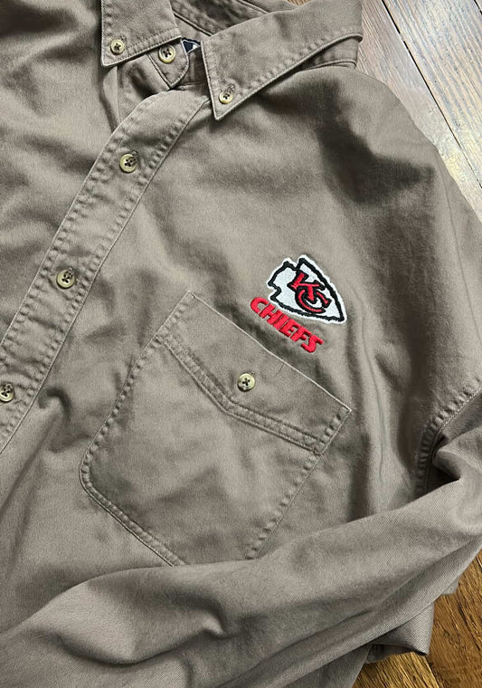 VINTAGE taupe embroidered button down